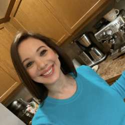 Ashey727292's Chat & Dating Profile