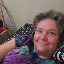 BeckyLS's Chat & Dating Profile