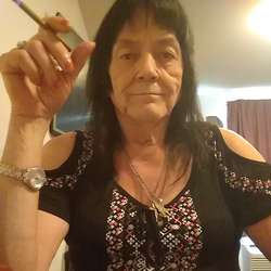 Charlee8865's Chat & Dating Profile