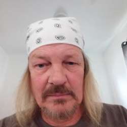 Chrisintoledo's Chat & Dating Profile