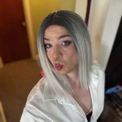 ClosetSkylar's Chat & Dating Profile