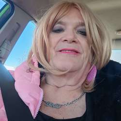 DinaMarie's Chat & Dating Profile