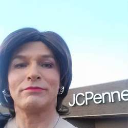 Evelyn's Chat & Dating Profile