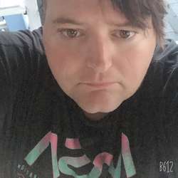 Fasha101's Chat & Dating Profile