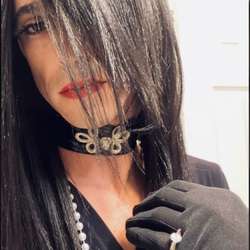 LeonaCDla's Chat & Dating Profile