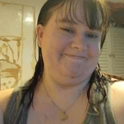 Lisaandboo39's Chat & Dating Profile