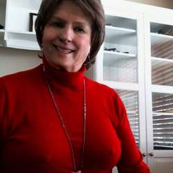 Lorri's Chat & Dating Profile