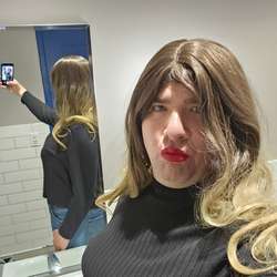 Megan9009's Chat & Dating Profile