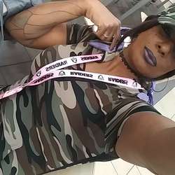 NikkiThickts's Chat & Dating Profile