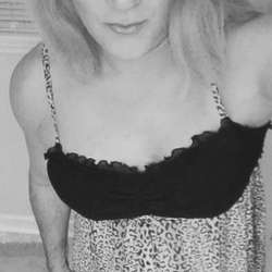 Nikkicd711's Chat & Dating Profile