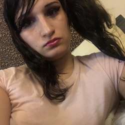 Ninanievez's Chat & Dating Profile