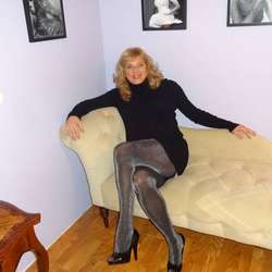Pennyhose's Chat & Dating Profile