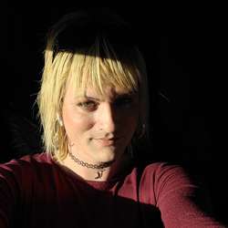 Poptop82's Chat & Dating Profile