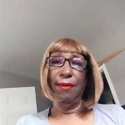 QueenLydia's Chat & Dating Profile