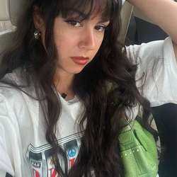 Rebeccaa's Chat & Dating Profile