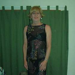 SaraNM's Chat & Dating Profile