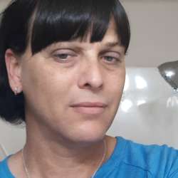 Sarah82's Chat & Dating Profile