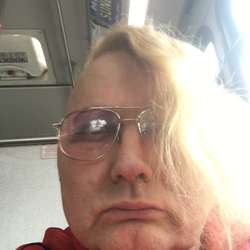 Stephanie68's Chat & Dating Profile