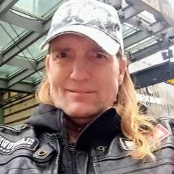 Tas8871's Chat & Dating Profile