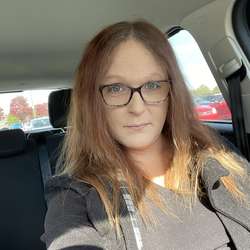 Tiff's Chat & Dating Profile