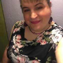 TrishaRied's Chat & Dating Profile