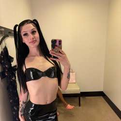 Tsanni's Chat & Dating Profile