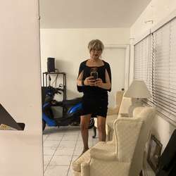 Vickey64's Chat & Dating Profile