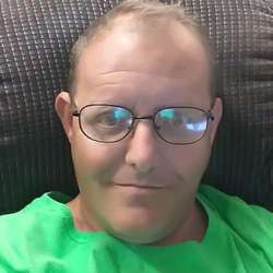 Wayneislooking's Chat & Dating Profile