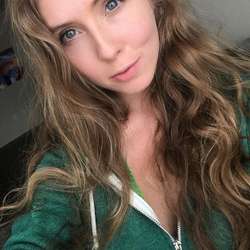 beckyhills1987's Chat & Dating Profile