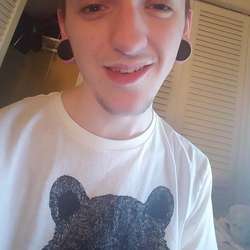 iloveeets's Chat & Dating Profile