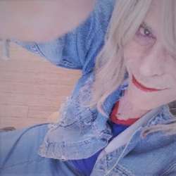stephanie333's Chat & Dating Profile