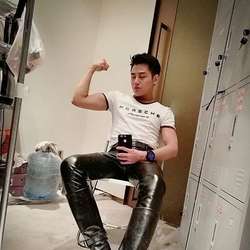 toshihiko4444's Chat & Dating Profile