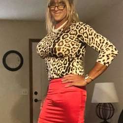 vickihose's Chat & Dating Profile